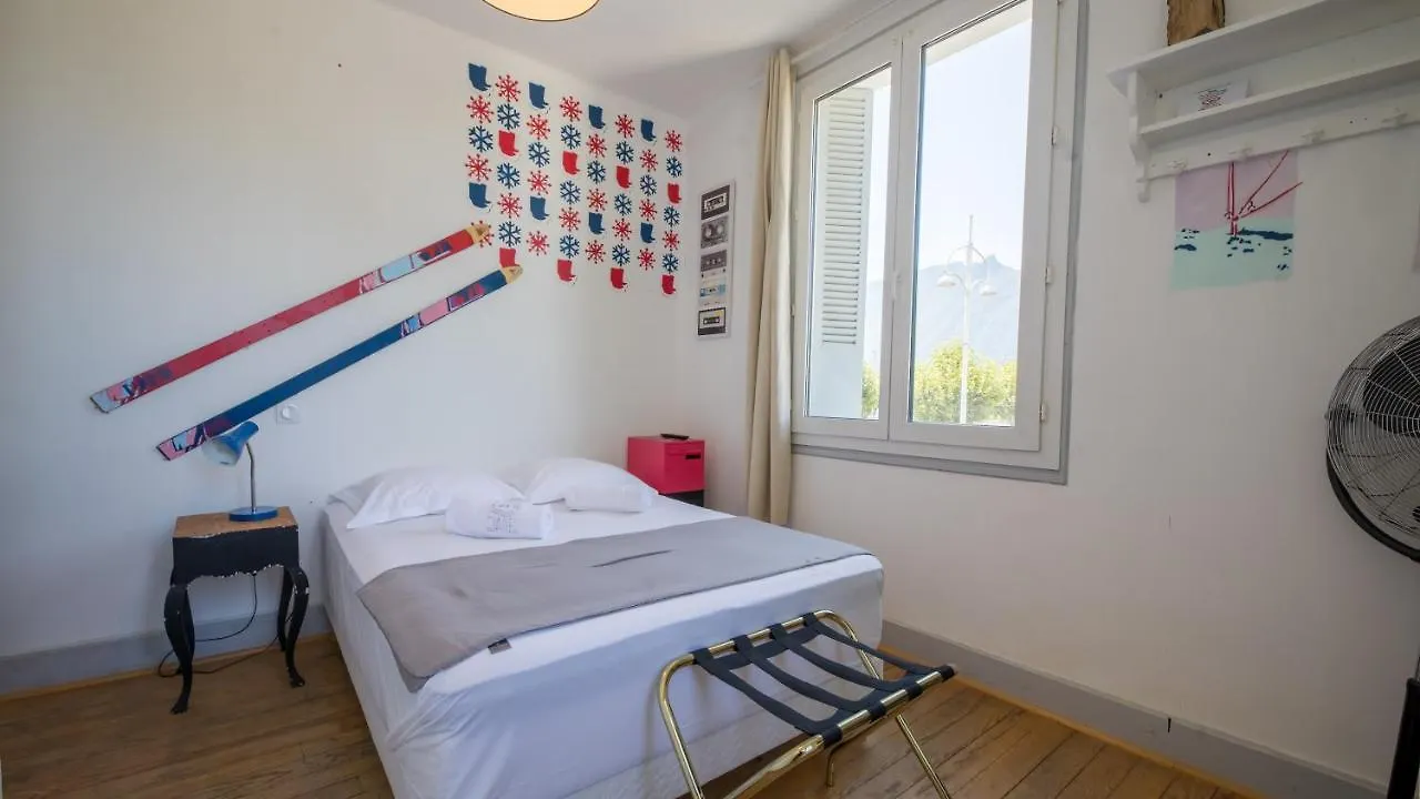 Hotel Mamie Jane co-munity à Aix-les-Bains 3*,