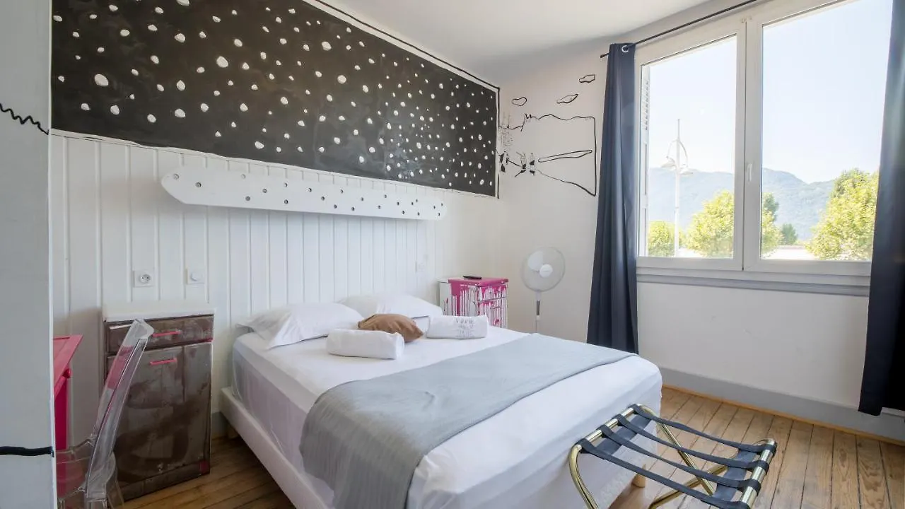 Hotel Mamie Jane co-munity à Aix-les-Bains Maison d'hôtes